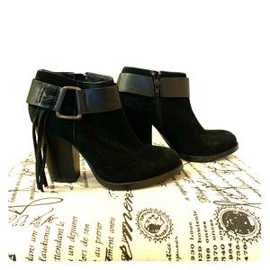 Kensie black fringe booties with side zipper